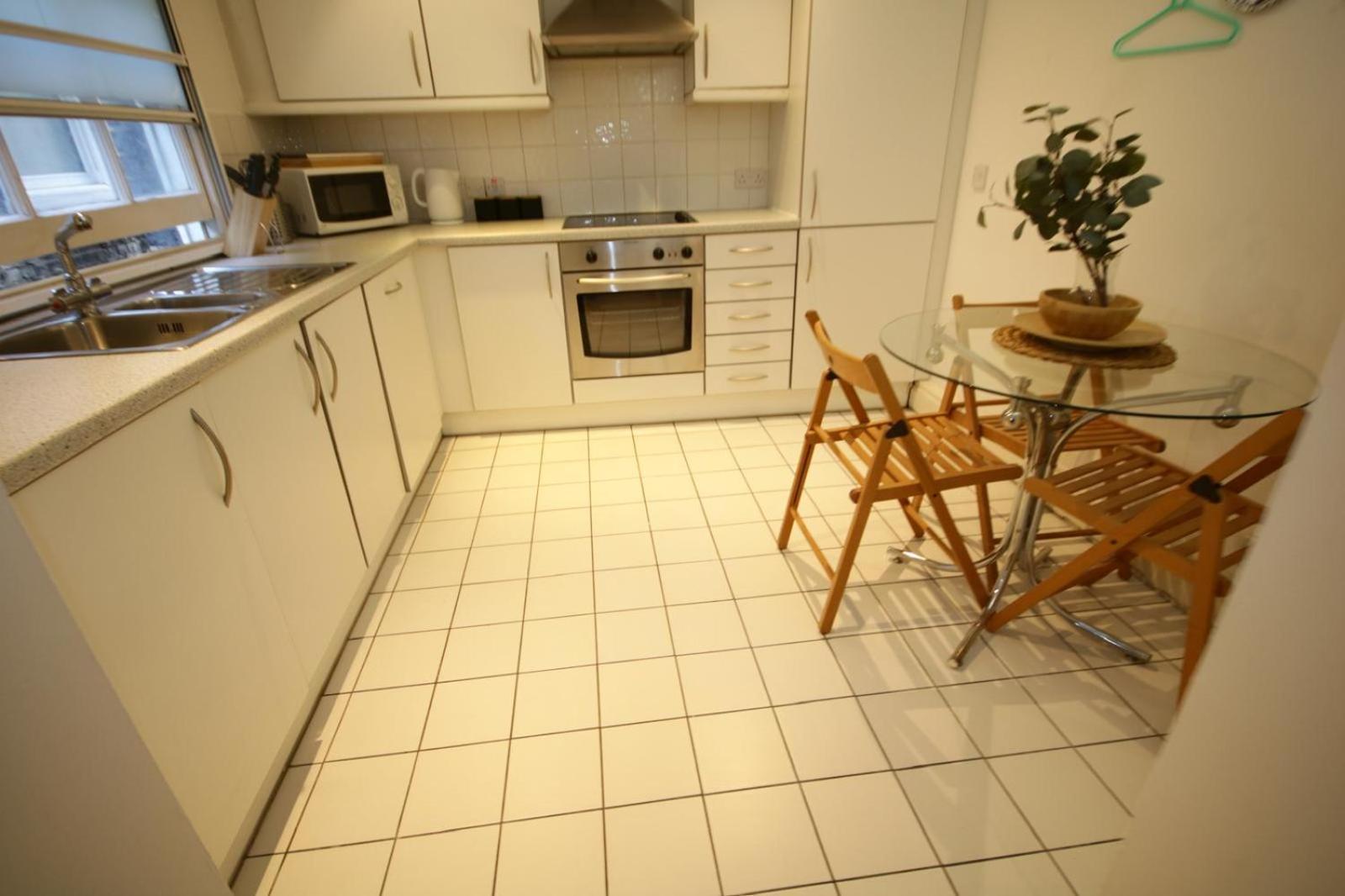 1-bed Flat In Apartment